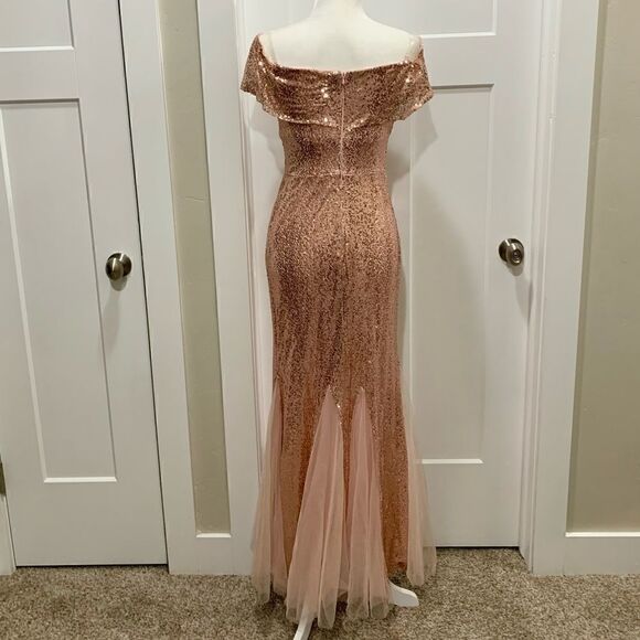 New Beautiful Sparkling Off-The-Shoulder Sequined Fishtail Gown - Picture 3 of 14